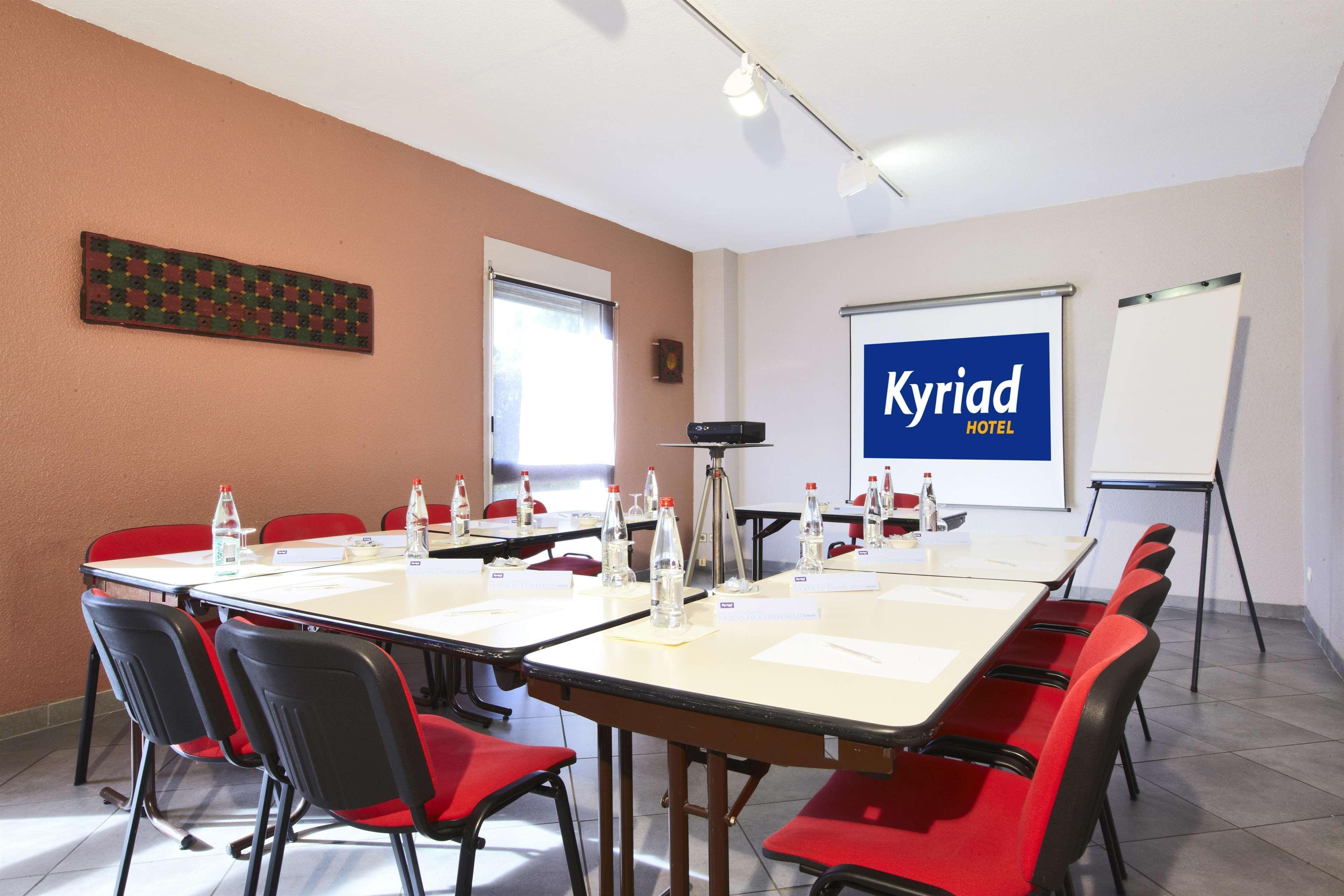 Kyriad Nimes Centre Nîmes Exterior foto