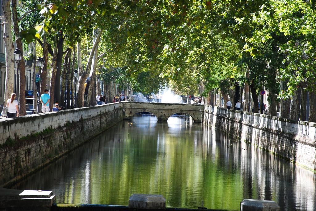 Kyriad Nimes Centre Nîmes Exterior foto